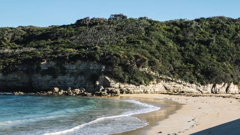 Explore a Praia do Castelo em Búzios